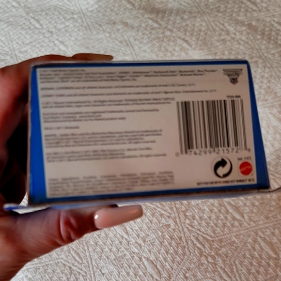 Maniac (Tattoo) Monster Jam Truck #9/80 (Hot Wheels)(2011) NWT - Picture 4 of 5